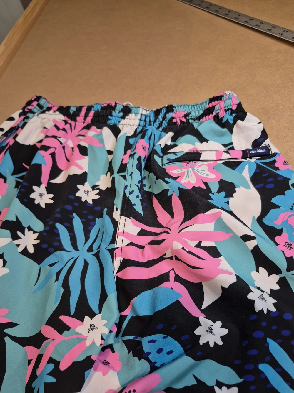 chubbies Tropical Floral Swim Shorts in Teal, Pink & Black 4358/13
